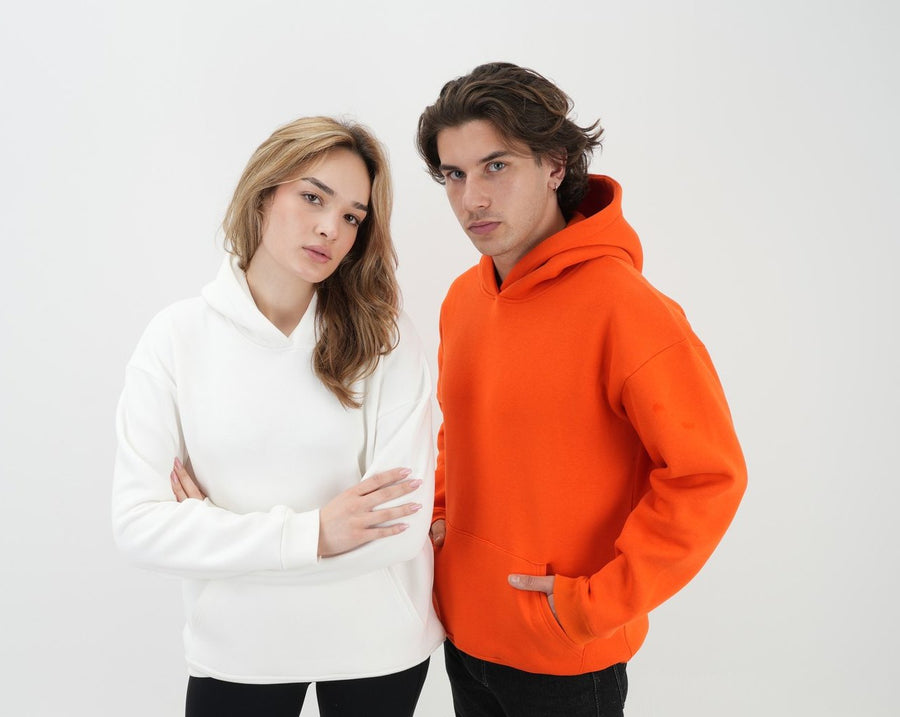 Crew Hoodie: ekipten iki kişi